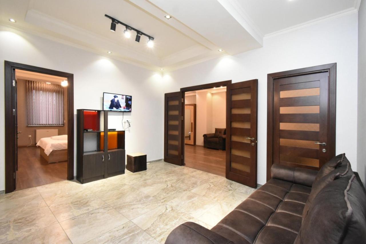 Malibu Apartamento Erevan Exterior foto