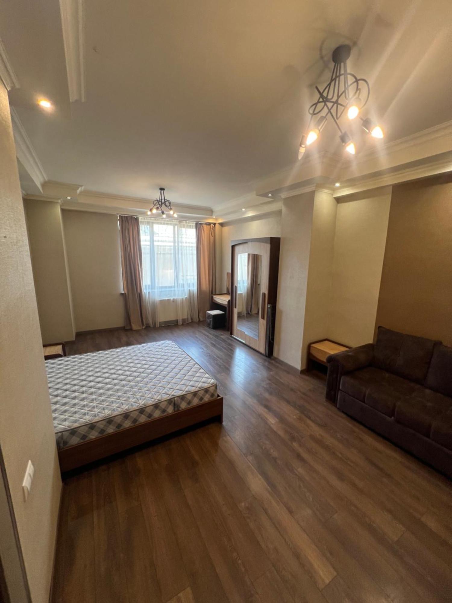 Malibu Apartamento Erevan Exterior foto